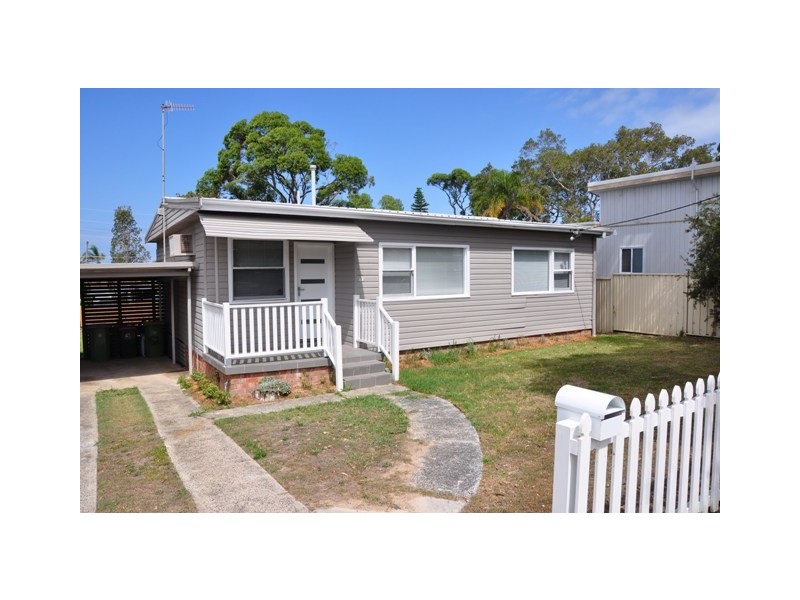 62 Dampier Boulevard, Killarney Vale NSW 2261
