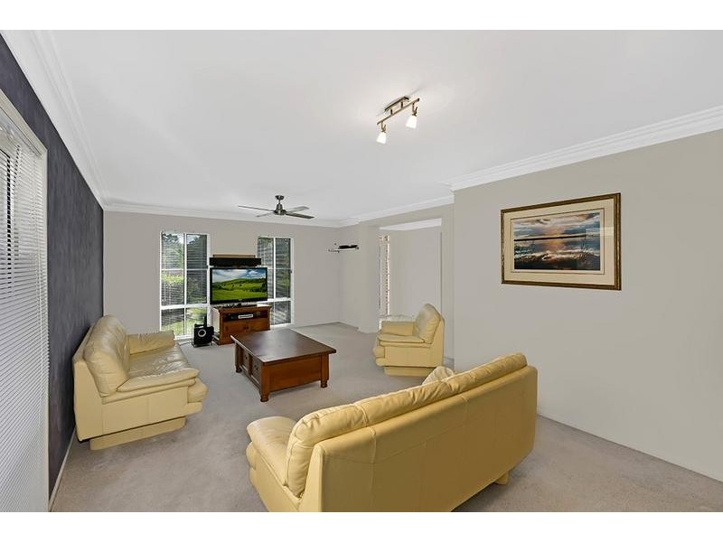 25 Stornaway Crescent, Berkeley Vale NSW 2261