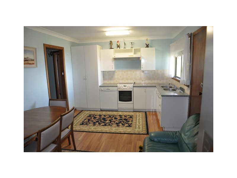 2 Simon Close, Chittaway Point NSW 2261