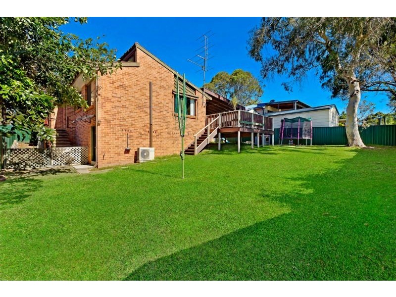 23 Premier Way, Bateau Bay NSW 2261