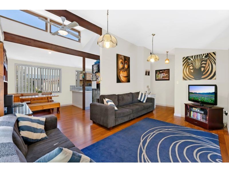 23 Premier Way, Bateau Bay NSW 2261