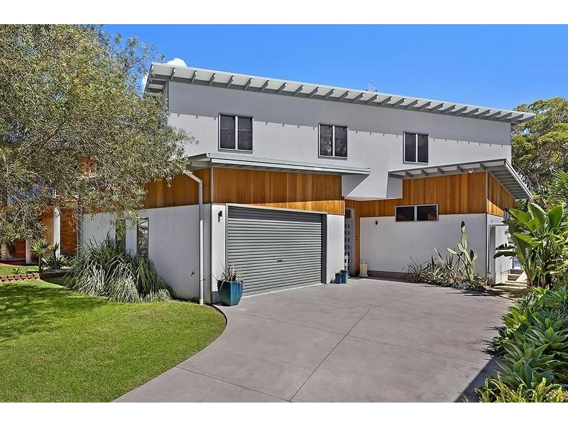 69 Bateau Bay Road, Bateau Bay NSW 2261