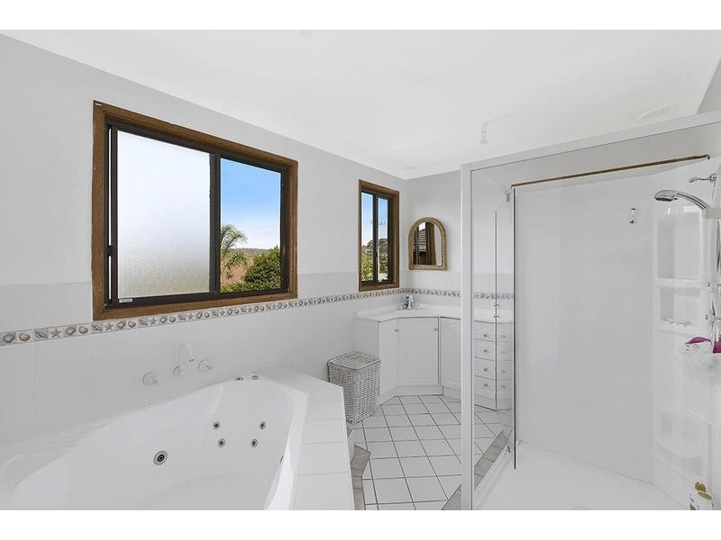 22 Margherita Avenue, Bateau Bay NSW 2261