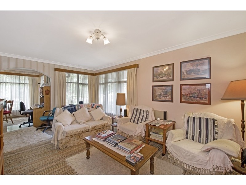 6 Kerry Crescent, Berkeley Vale NSW 2261