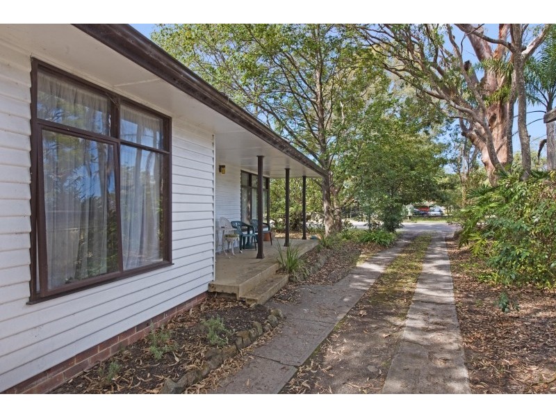 6 Kerry Crescent, Berkeley Vale NSW 2261