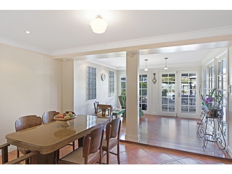 39 Kathleen White Crescent, Killarney Vale NSW 2261