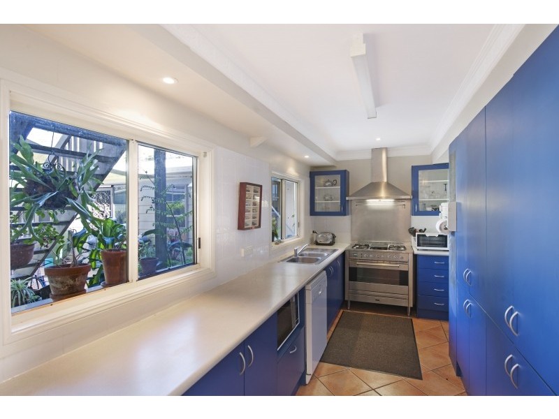 39 Kathleen White Crescent, Killarney Vale NSW 2261