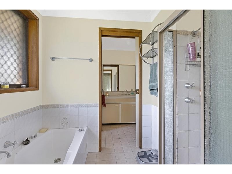 48 Gregory Street, Berkeley Vale NSW 2261