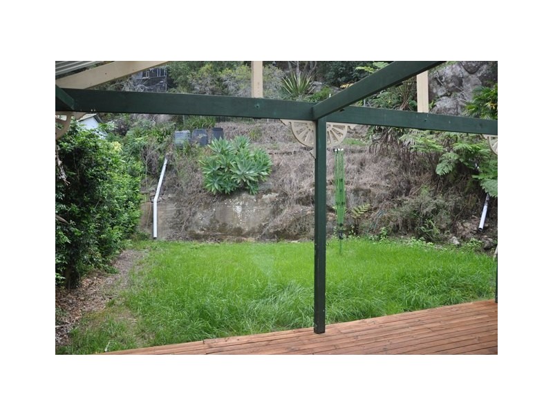 27 Hughes Street, Point Clare NSW 2250