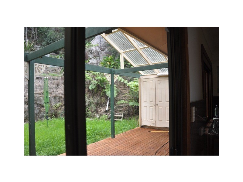 27 Hughes Street, Point Clare NSW 2250