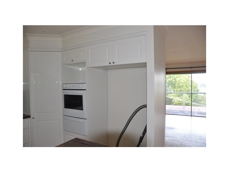 27 Hughes Street, Point Clare NSW 2250