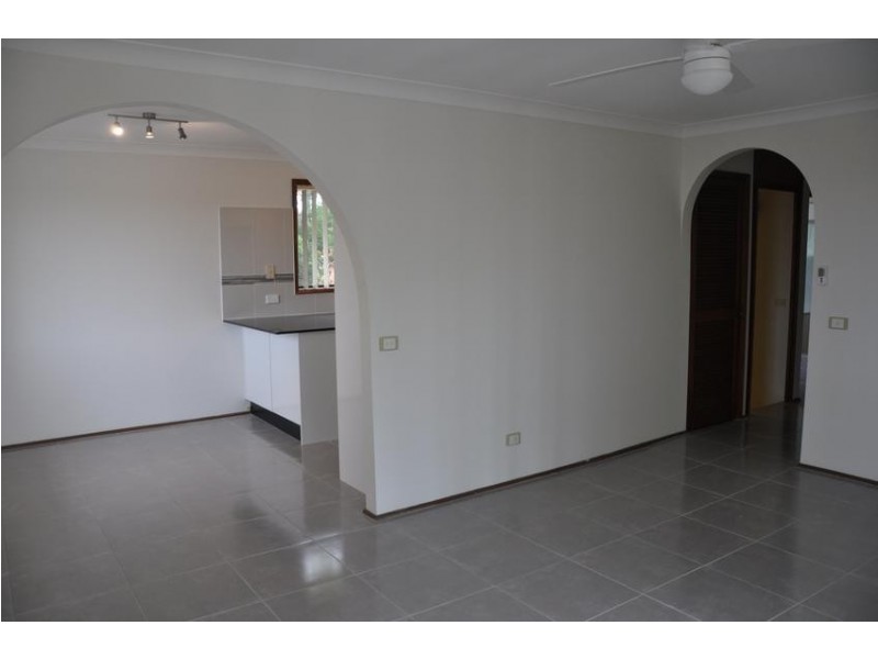 2 Promenade Avenue, Bateau Bay NSW 2261