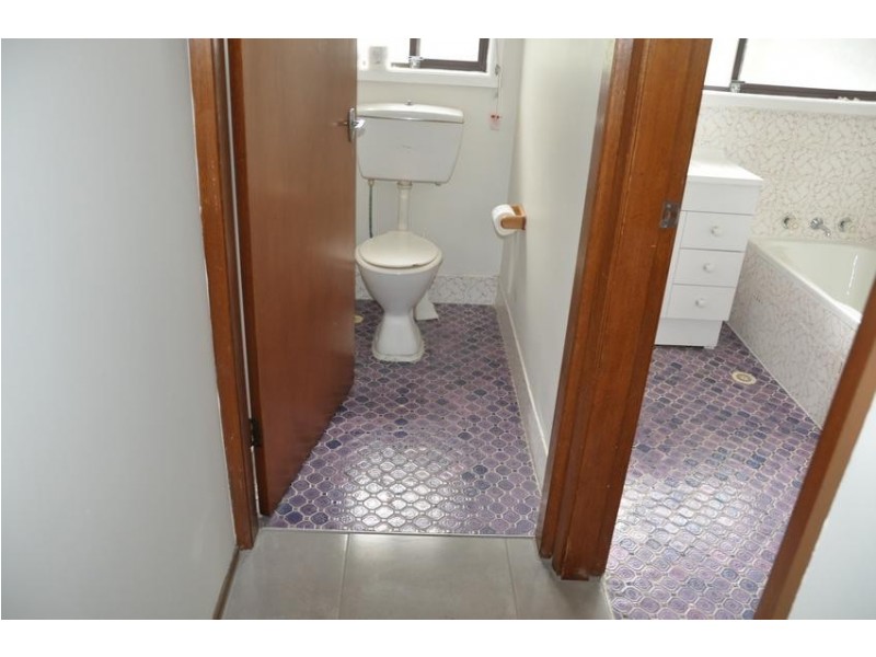 2 Promenade Avenue, Bateau Bay NSW 2261