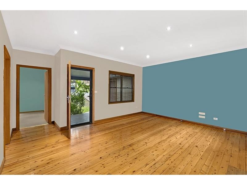 39 Bundilla Pde, Berkeley Vale NSW 2261