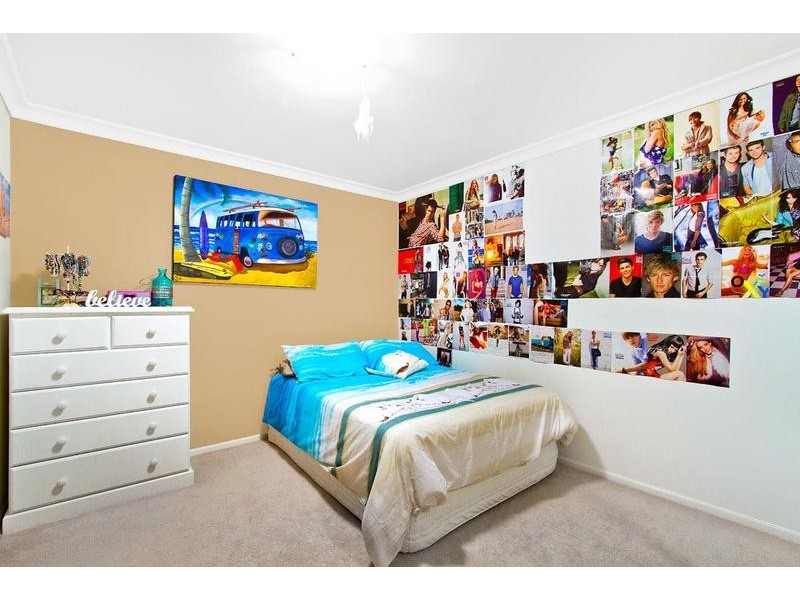 12 Bataan Circuit, Bateau Bay NSW 2261