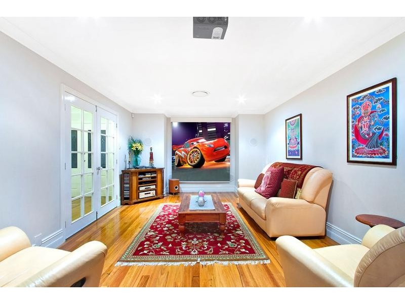 12 Bataan Circuit, Bateau Bay NSW 2261