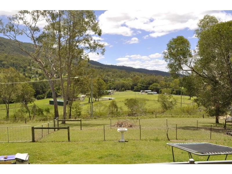 1 Lawson Court, Canungra QLD 4275