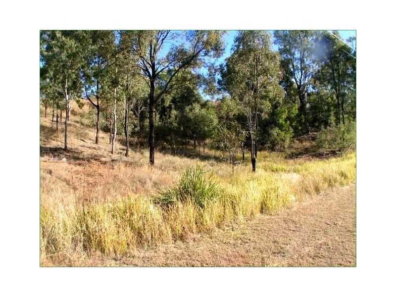 206 Walker Drive, Kooralbyn QLD 4285