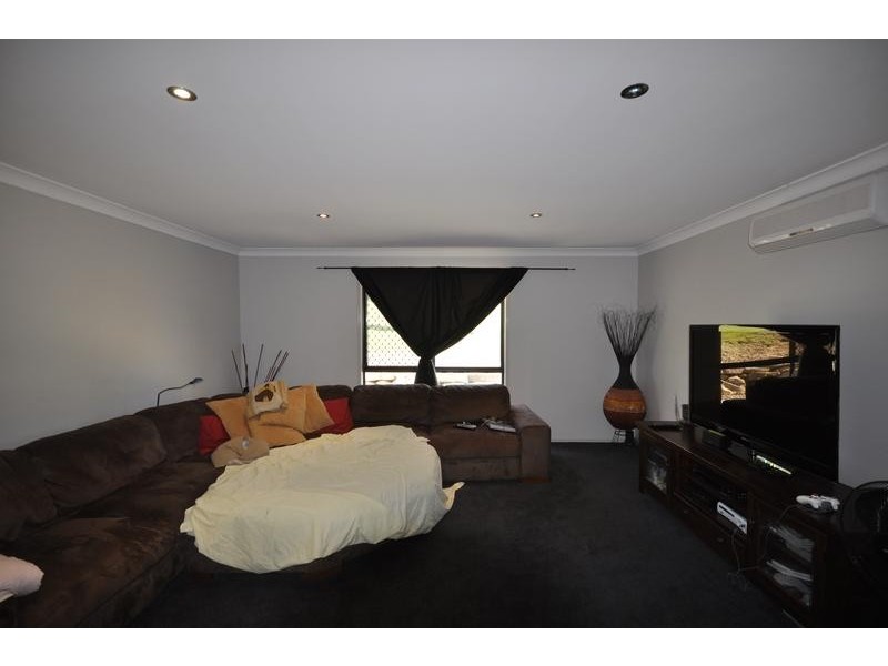 6 Lady Penrhyn Court, Mundoolun QLD 4285