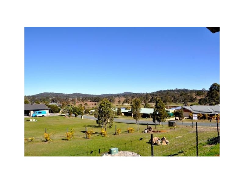 6 Lady Penrhyn Court, Mundoolun QLD 4285