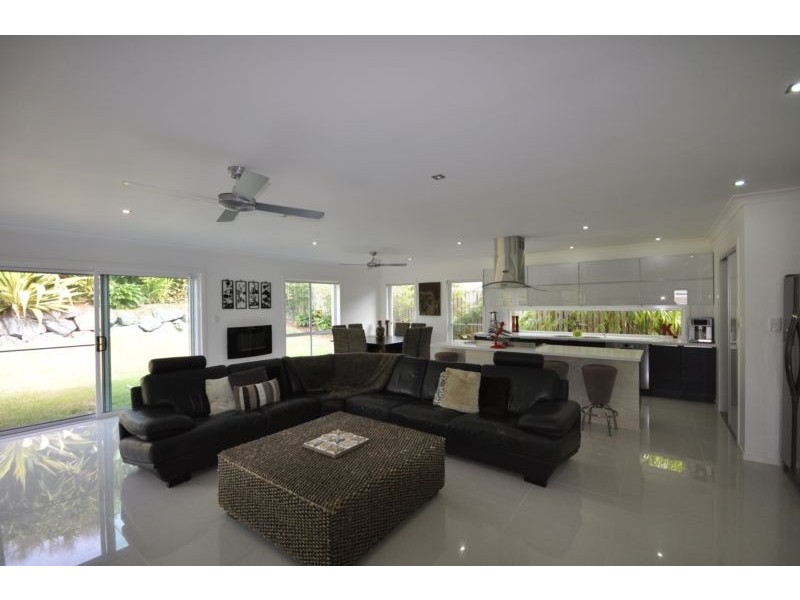 6 Greenview Drive, Upper Coomera QLD 4209