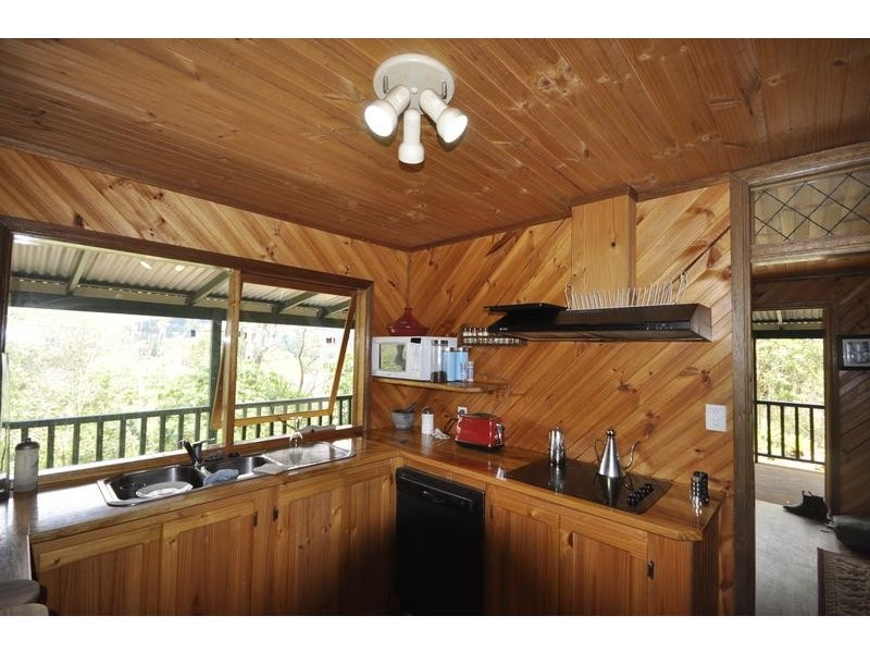 4 King Street, Canungra QLD 4275