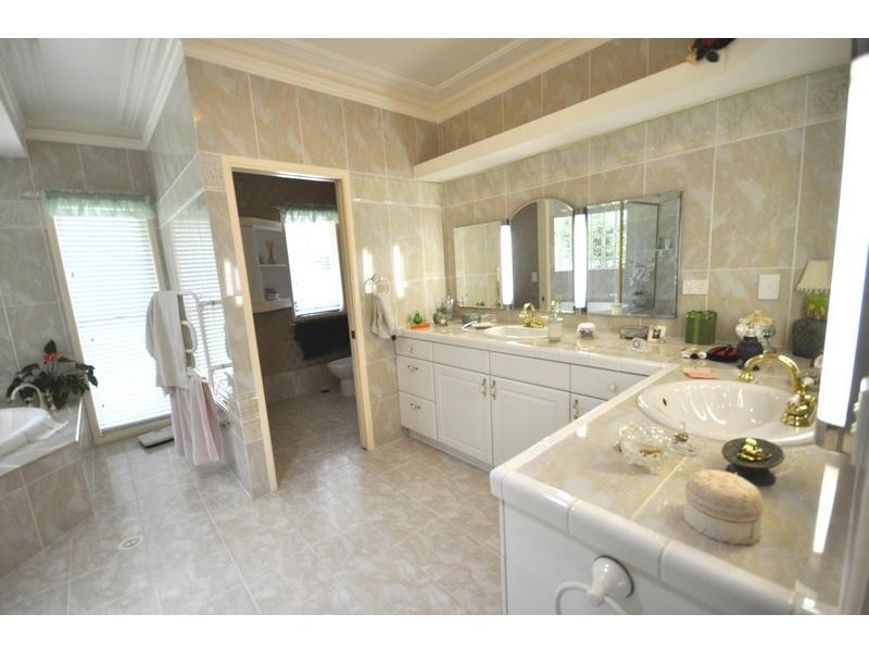 11-15 Thornbird Court, Boyland QLD 4275