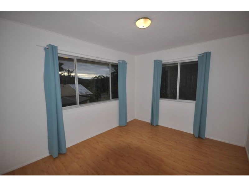 20 Pine Street, Canungra QLD 4275