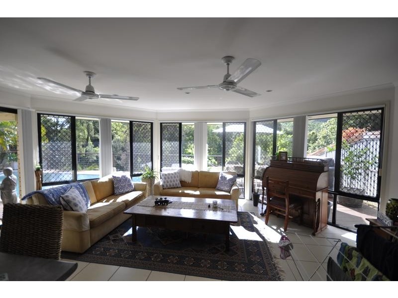 8 Riverbend Drive, Canungra QLD 4275