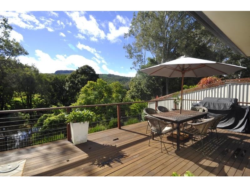 8 Riverbend Drive, Canungra QLD 4275