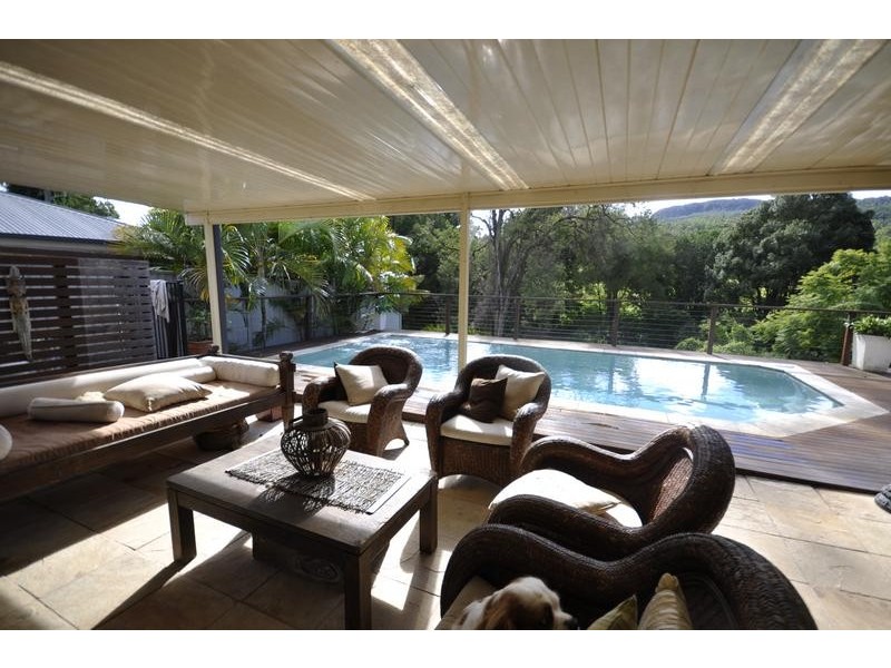 8 Riverbend Drive, Canungra QLD 4275