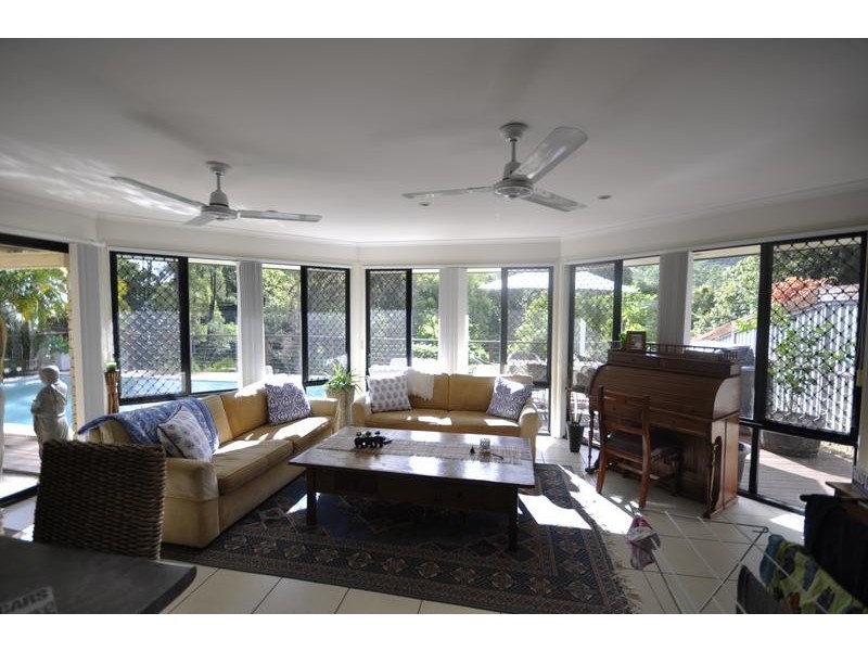 8 Riverbend Drive, Canungra QLD 4275