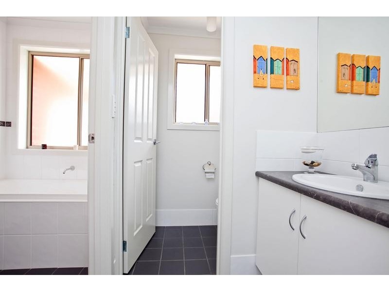 15 Ambrosini Court, Woodcroft SA 5162