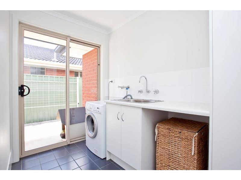 15 Ambrosini Court, Woodcroft SA 5162