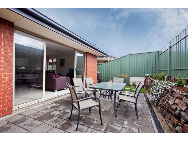 15 Ambrosini Court, Woodcroft SA 5162