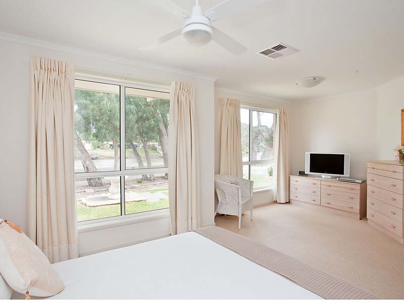 24 Hall Crescent, Old Noarlunga SA 5168