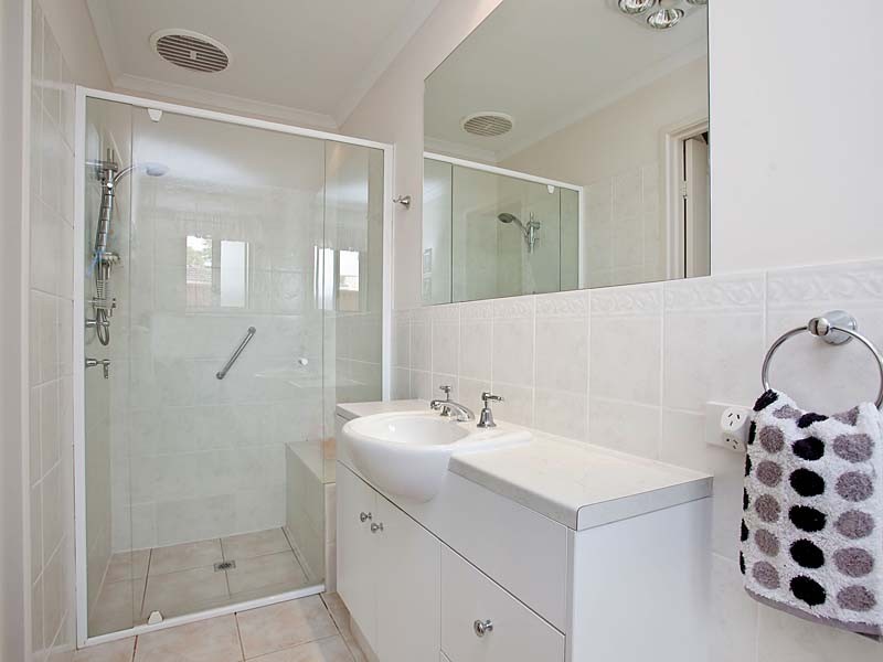 24 Hall Crescent, Old Noarlunga SA 5168