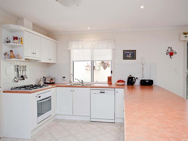 24 Hall Crescent, Old Noarlunga SA 5168