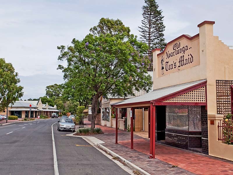 24 Hall Crescent, Old Noarlunga SA 5168