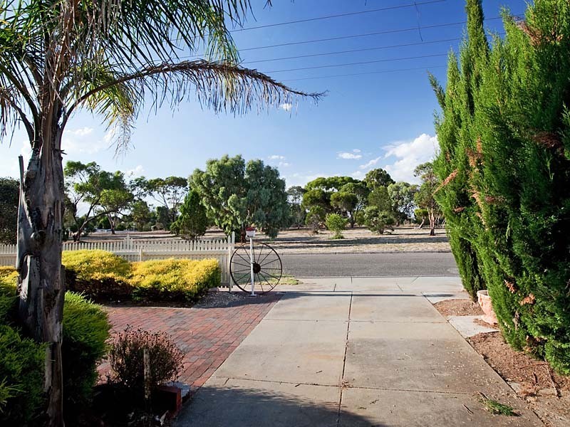 36 Felix Crescent, Morphett Vale SA 5162