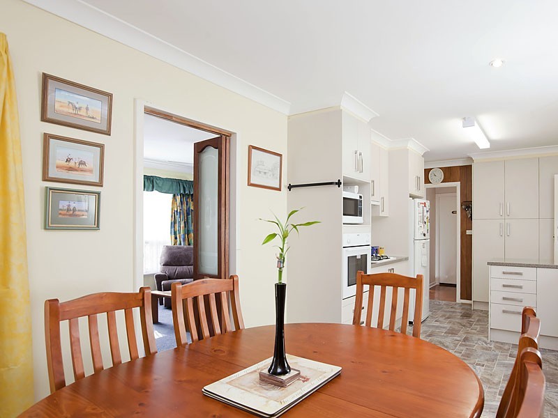 24 Susan Road, Hackham SA 5163