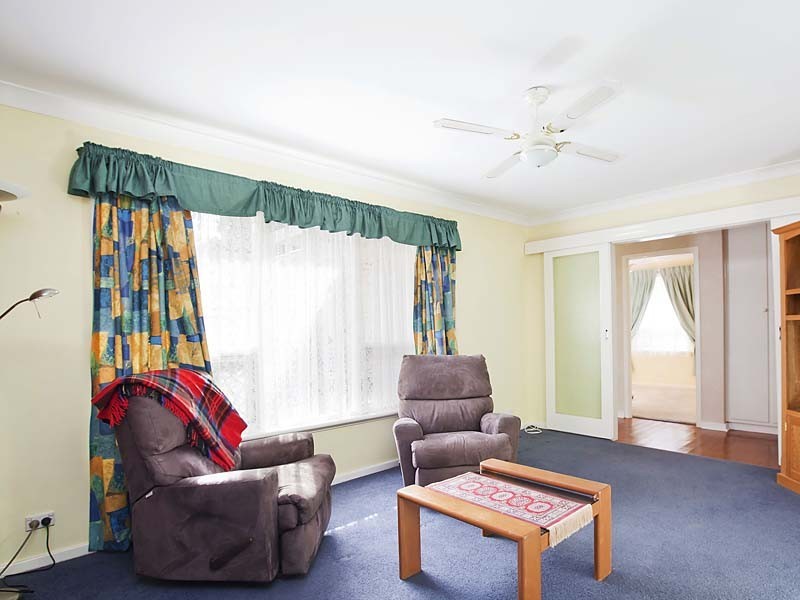 24 Susan Road, Hackham SA 5163