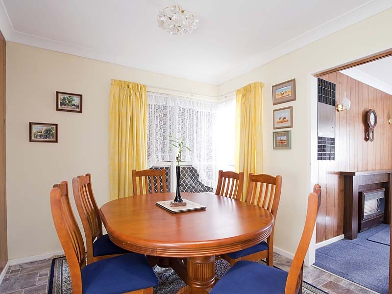 24 Susan Road, Hackham SA 5163