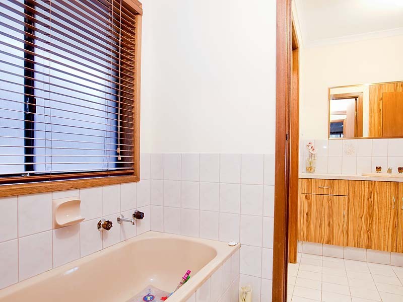 74 Ragamuffin Drive, Hallett Cove SA 5158