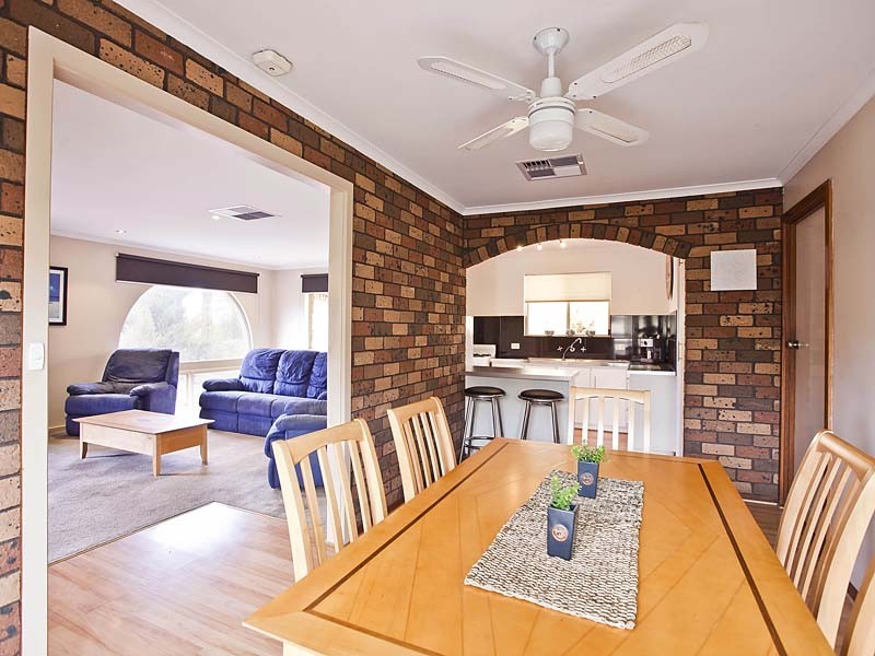 16 Rainbow Street, Hallett Cove SA 5158