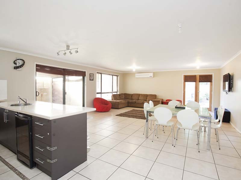 5a Pembry Crescent, Morphett Vale SA 5162