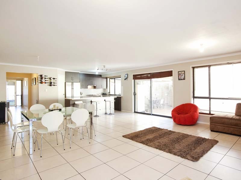 5a Pembry Crescent, Morphett Vale SA 5162