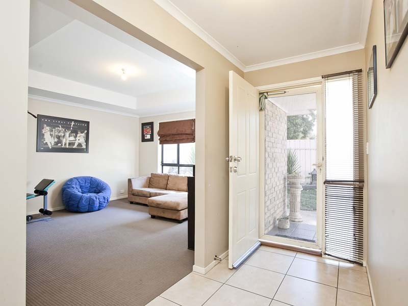 5a Pembry Crescent, Morphett Vale SA 5162