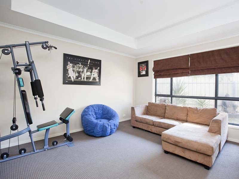 5a Pembry Crescent, Morphett Vale SA 5162