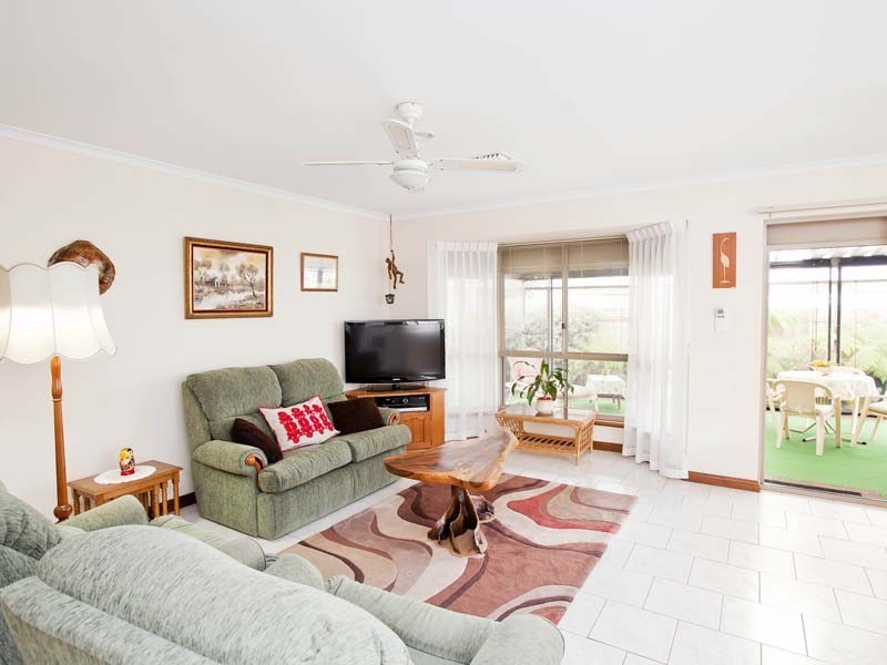 30 Tobin Crescent, Woodcroft SA 5162